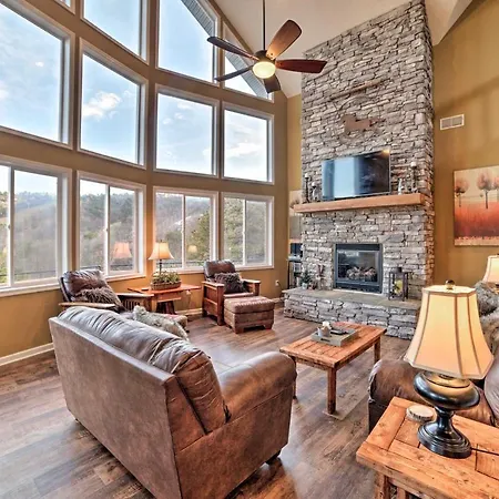 Family-Friendly Massanutten Home With Slope Views!